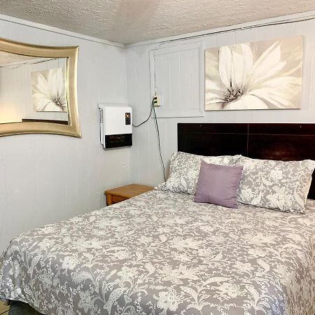 Spring Creek Hotel Hot Springs Bagian luar foto