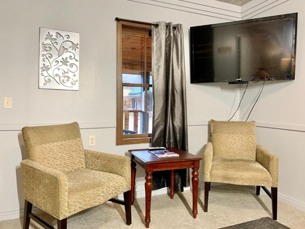 Spring Creek Hotel Hot Springs Bagian luar foto