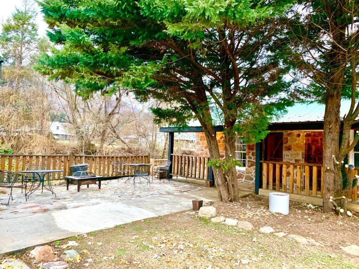 Spring Creek Hotel Hot Springs Bagian luar foto